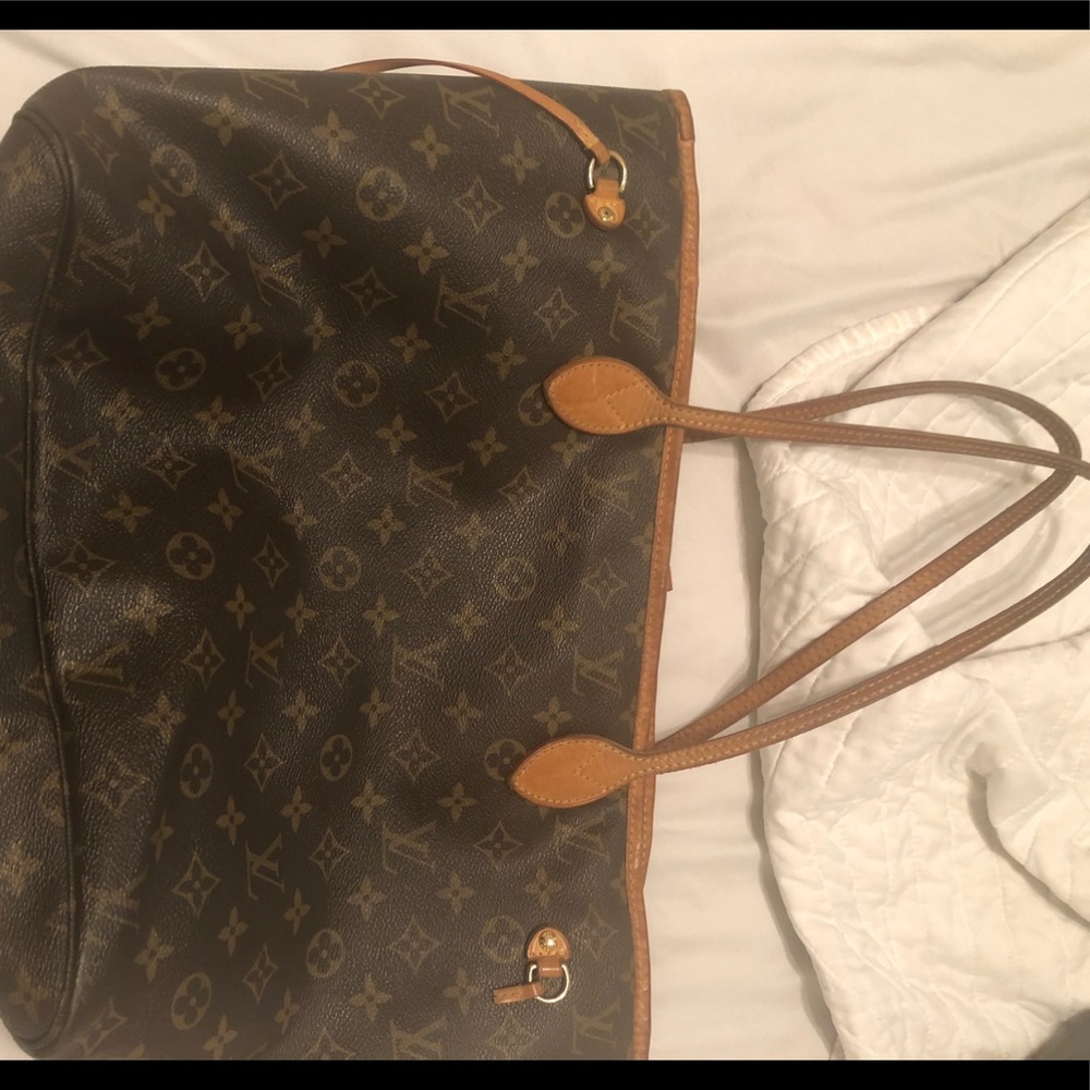 Louis Vuitton Neverfull MM - Picture 4 of 8